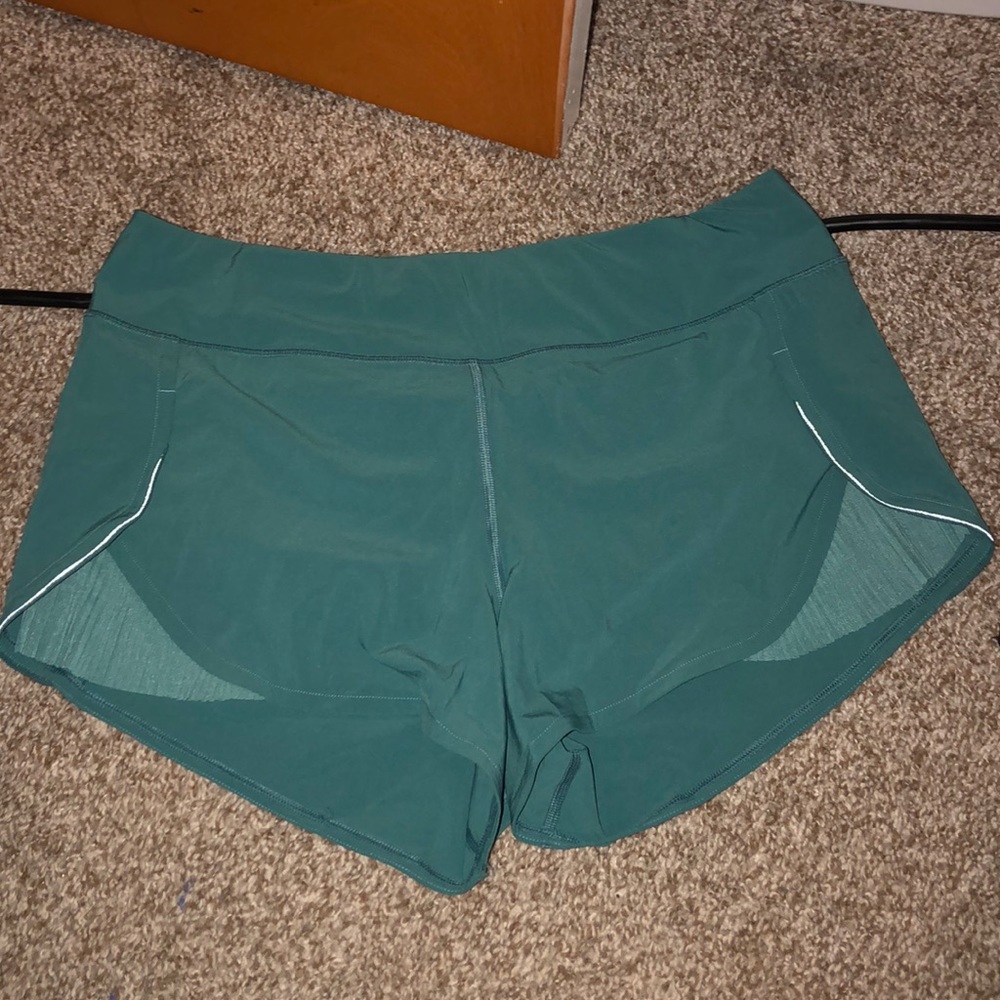Lulemon shorts